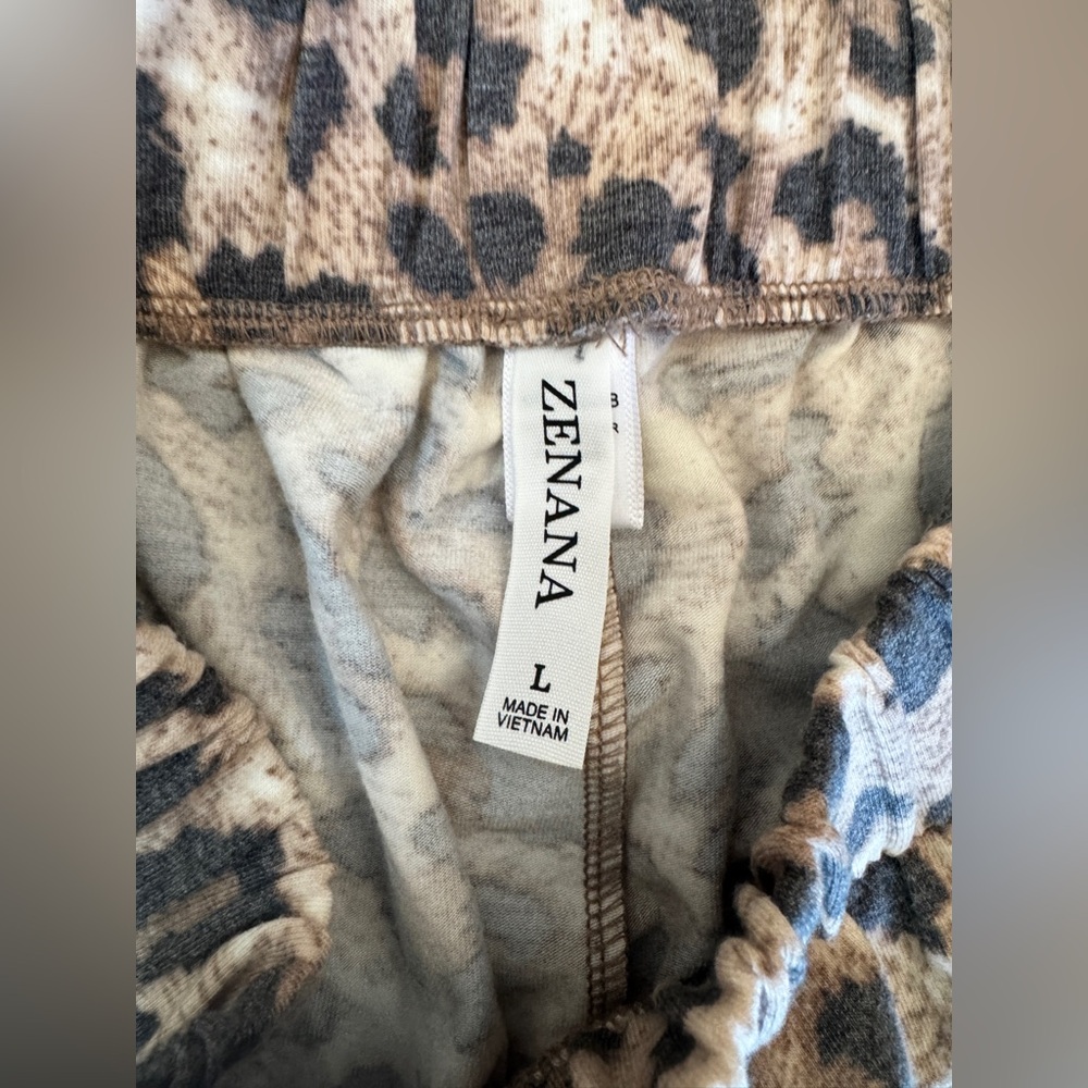 ZENANA Brown Leopard Harem pants with side slit flowy boho loungewear Size Large - Picture 4 of 6
